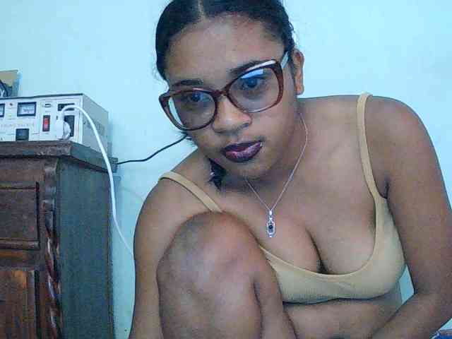 TriciaBella webcam
