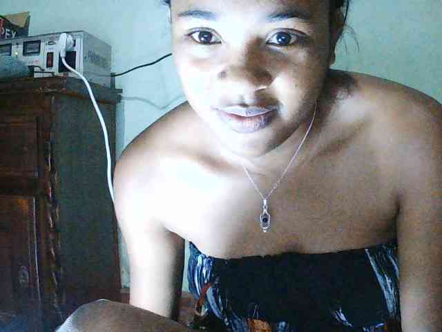 TriciaBella webcam