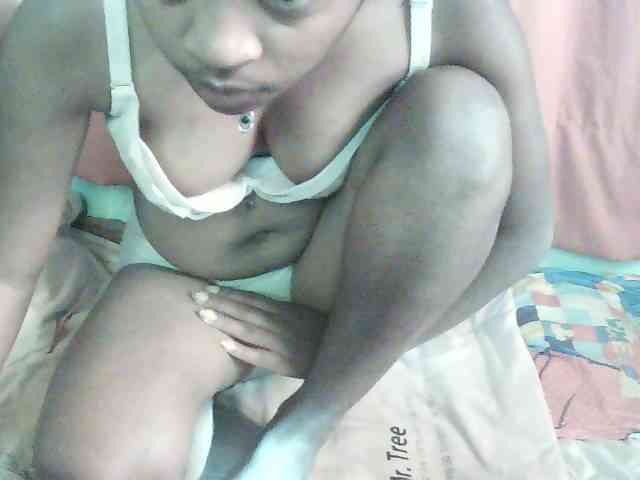 TriciaBella webcam