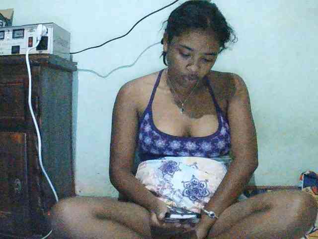 TriciaBella webcam