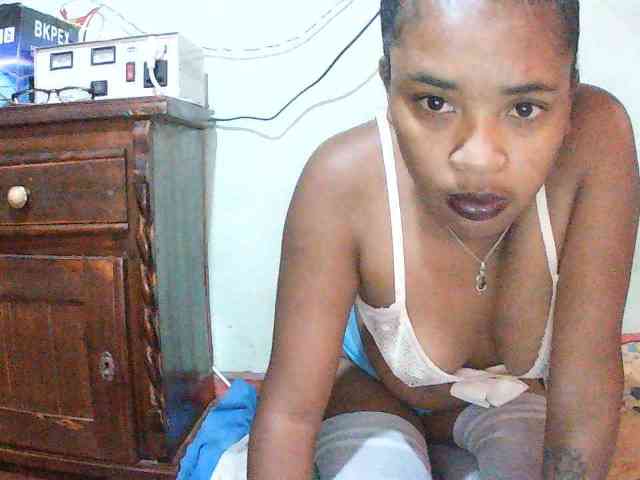 TriciaBella webcam
