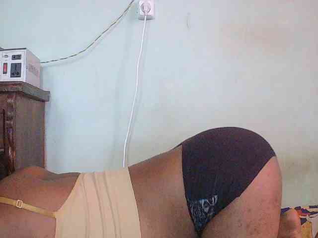 TriciaBella webcam