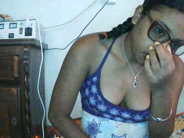 TriciaBella webcam
