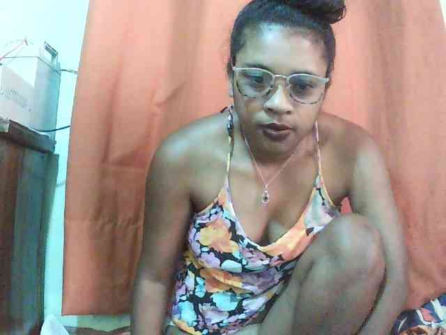 TriciaBella webcam