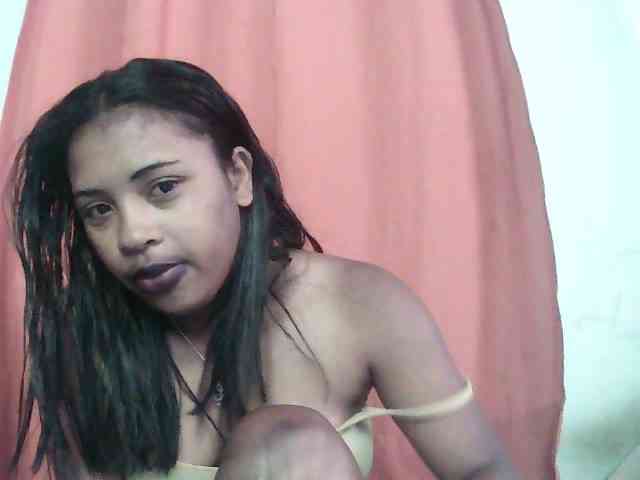 TriciaBella webcam