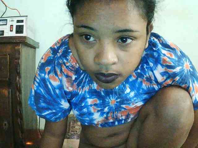 TriciaBella webcam