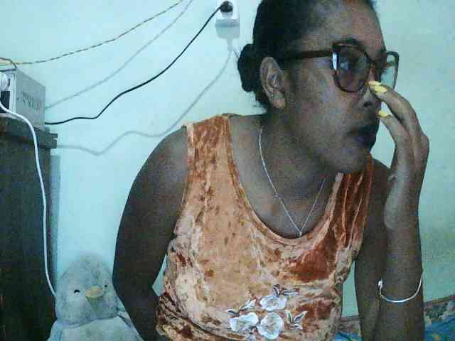 TriciaBella webcam