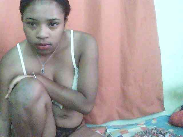 TriciaBella webcam