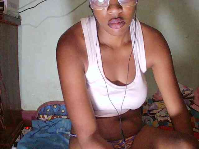 TriciaBella webcam
