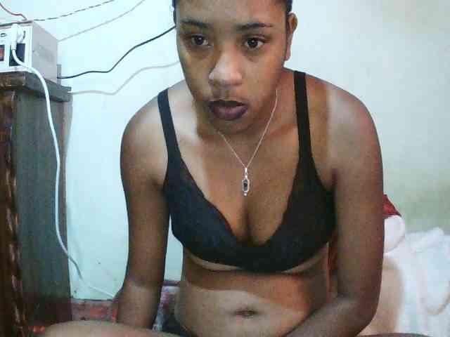TriciaBella webcam