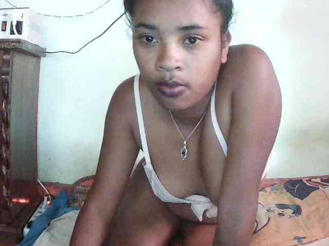 TriciaBella webcam