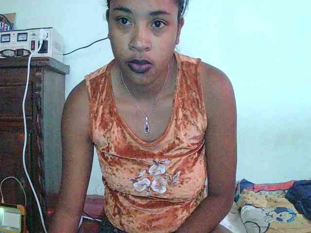 TriciaBella webcam