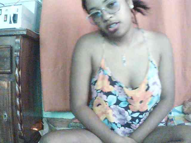TriciaBella webcam