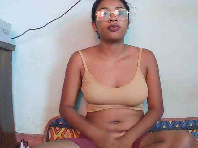 TriciaBella webcam