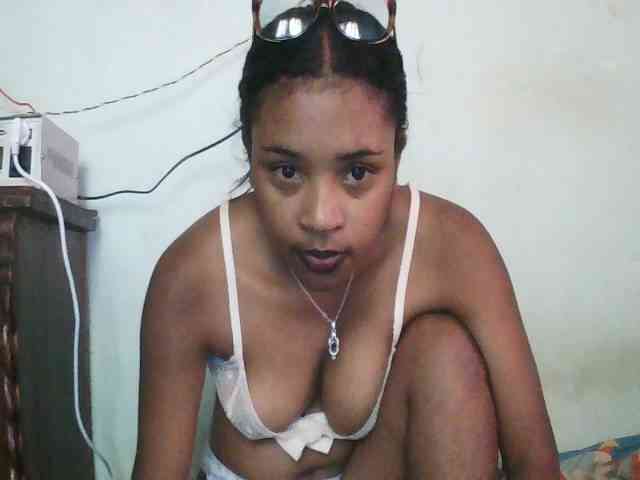 TriciaBella webcam