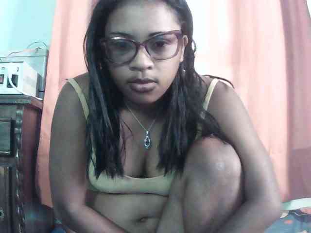 TriciaBella webcam