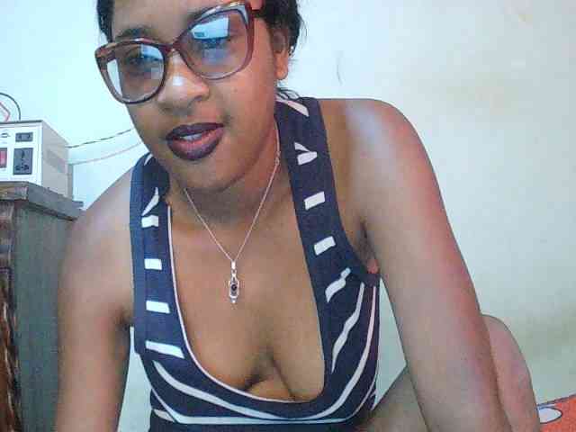 TriciaBella webcam