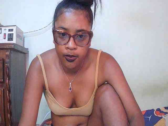 TriciaBella webcam