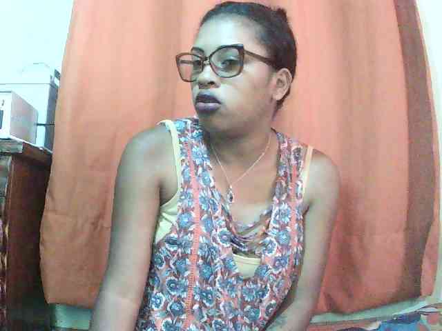 TriciaBella webcam