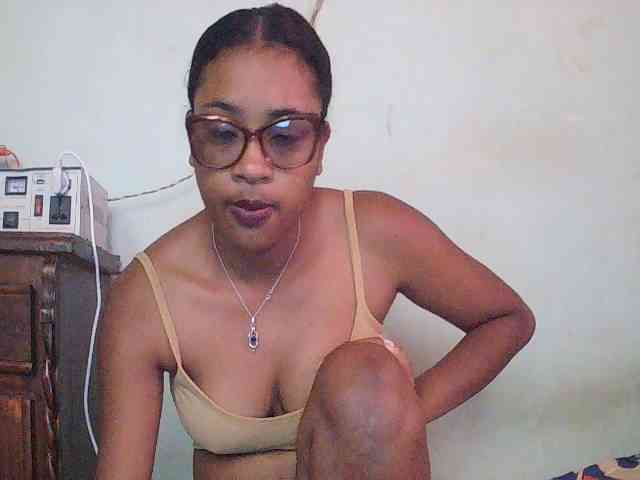 TriciaBella webcam
