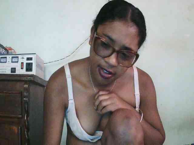 TriciaBella webcam