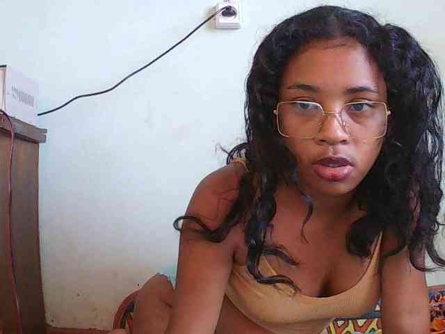 TriciaBella webcam