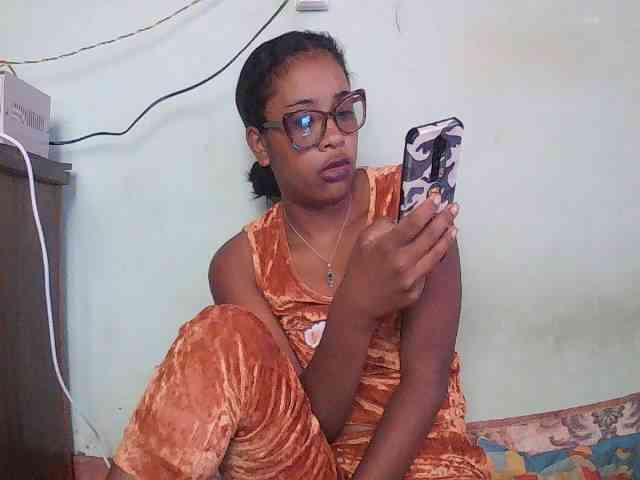 TriciaBella webcam