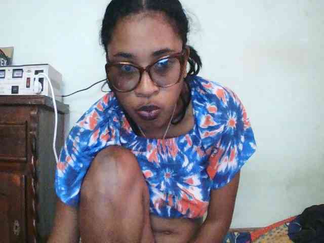 TriciaBella webcam
