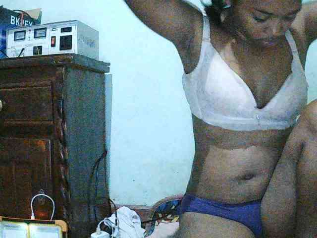 TriciaBella webcam