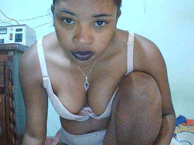 TriciaBella webcam