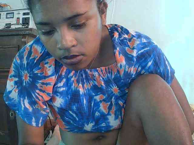 TriciaBella webcam