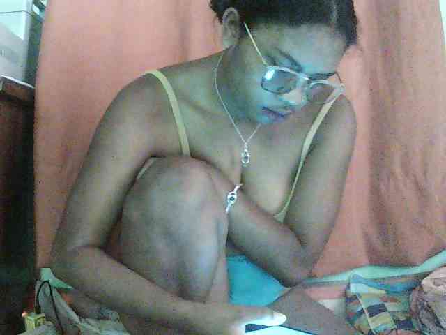 TriciaBella webcam