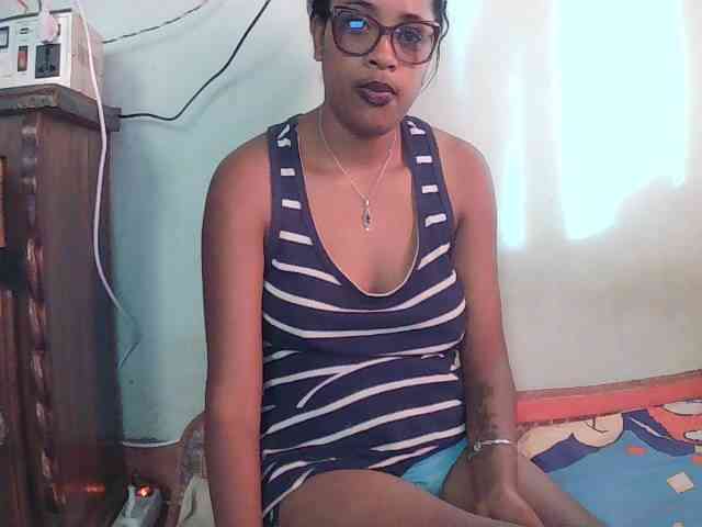 TriciaBella webcam