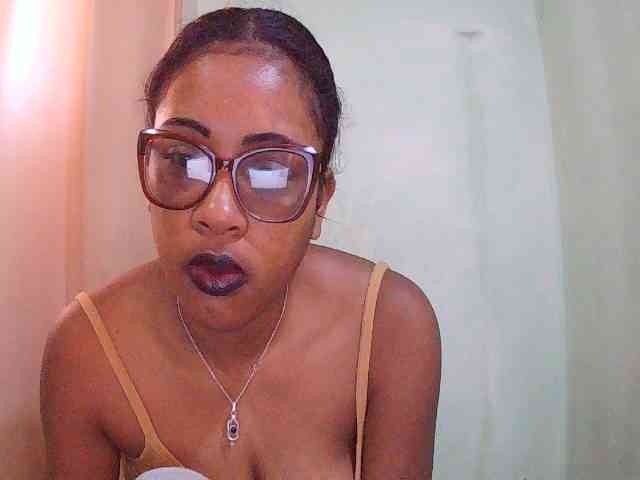 TriciaBella webcam
