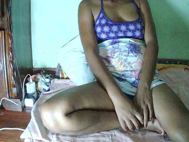 TriciaBella webcam