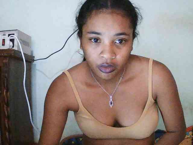 Modèle: TriciaBella