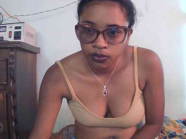 TriciaBella webcam