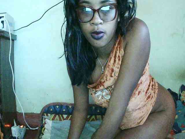 TriciaBella webcam