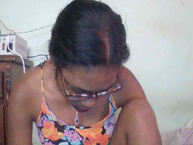 TriciaBella webcam