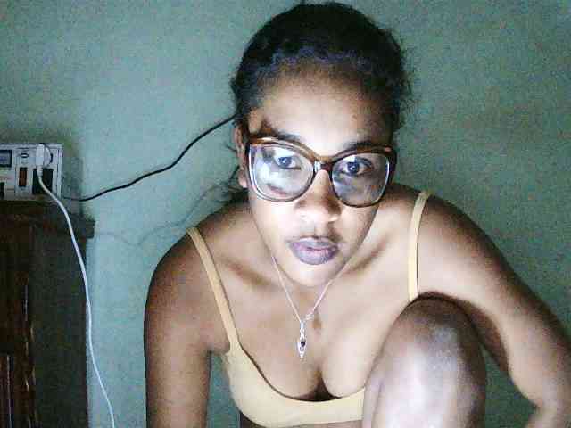 TriciaBella webcam