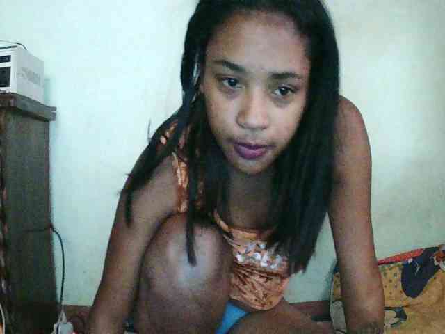 TriciaBella webcam