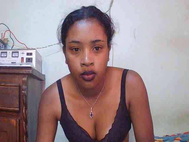 TriciaBella webcam