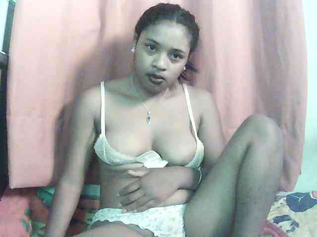 TriciaBella webcam