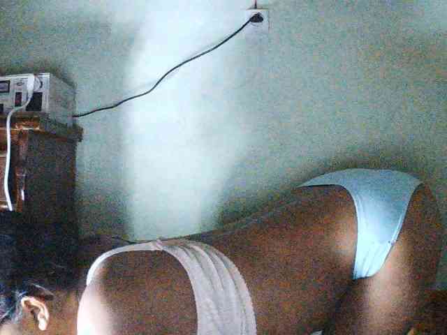 TriciaBella webcam