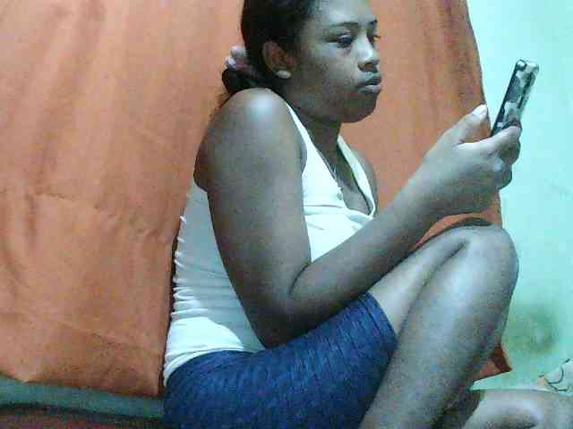 TriciaBella webcam