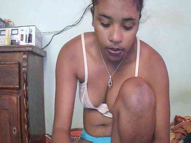 TriciaBella webcam
