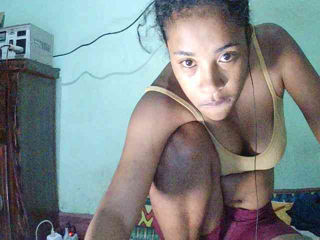 TriciaBella webcam