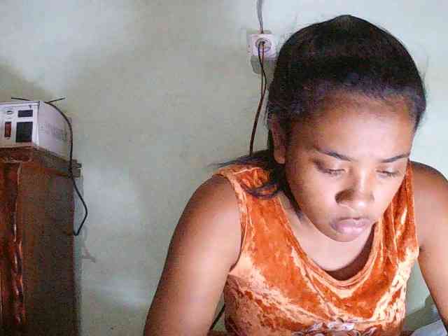Modèle: TriciaBella