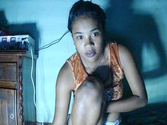 TriciaBella webcam