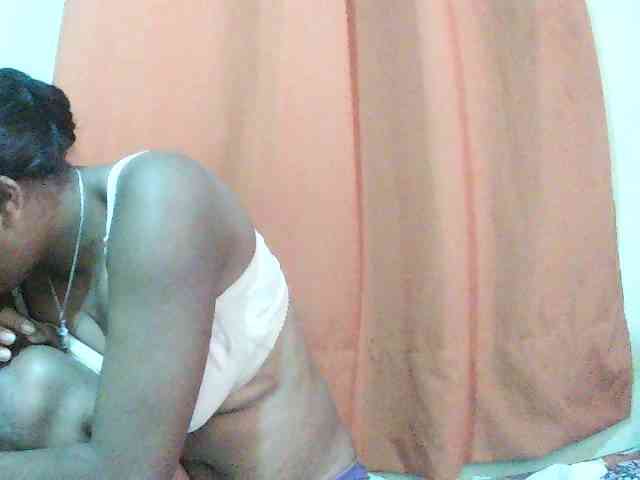 TriciaBella webcam